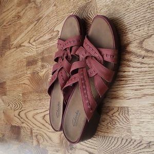 (9M) Clarks Bendables Leather Upper Comfort Sandals Low Heel Vacation Strappy